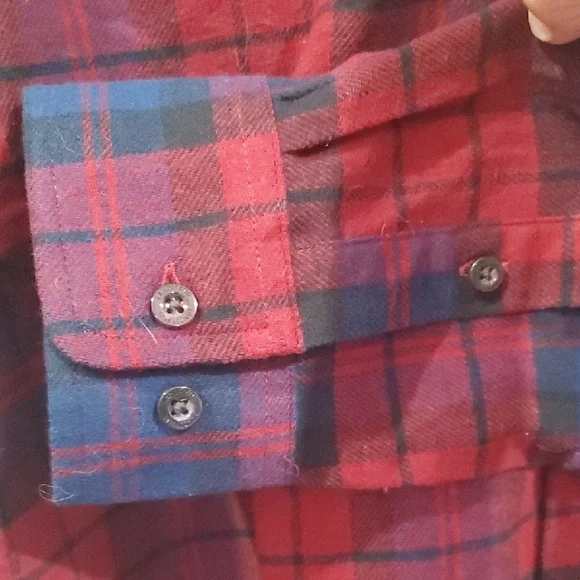 Lands' End Men's Flannel Blue and Red Plaid Button Down Shirt - Picture 6 of 10